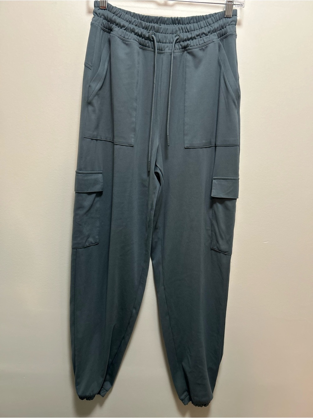 Gilly Hicks Recharge Cargo Jogger Sweatpants Women’s Medium Blue Gray Lounge EUC